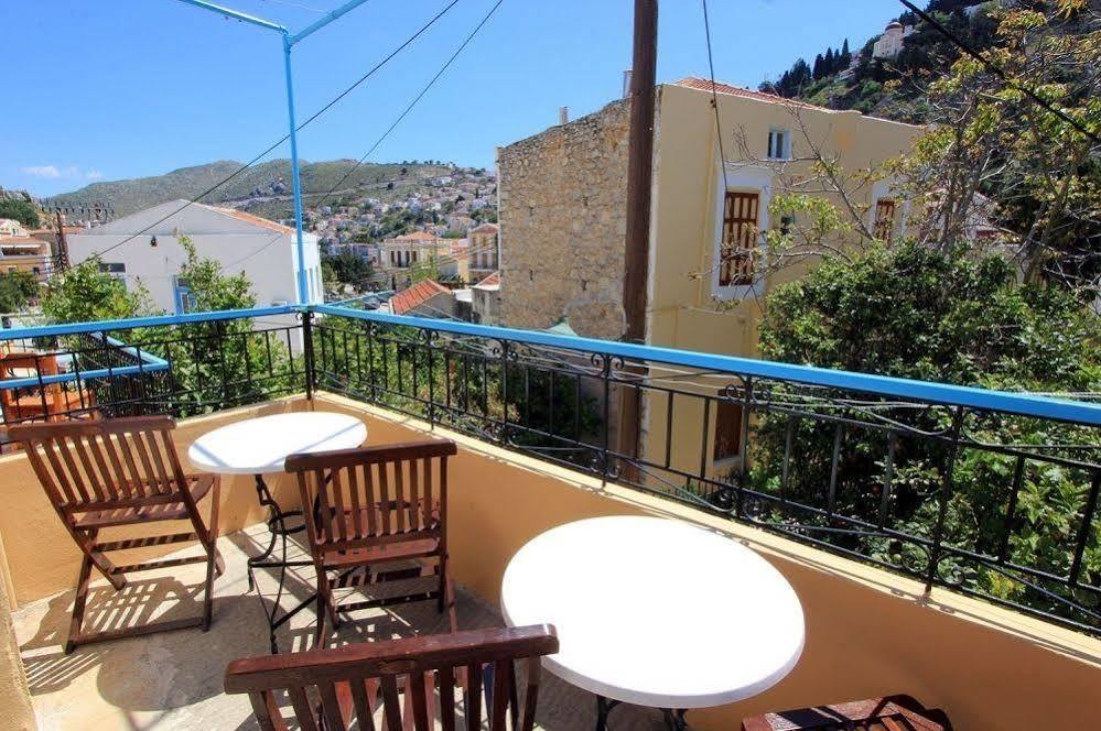 Symi Center Hotel Eksteriør bilde